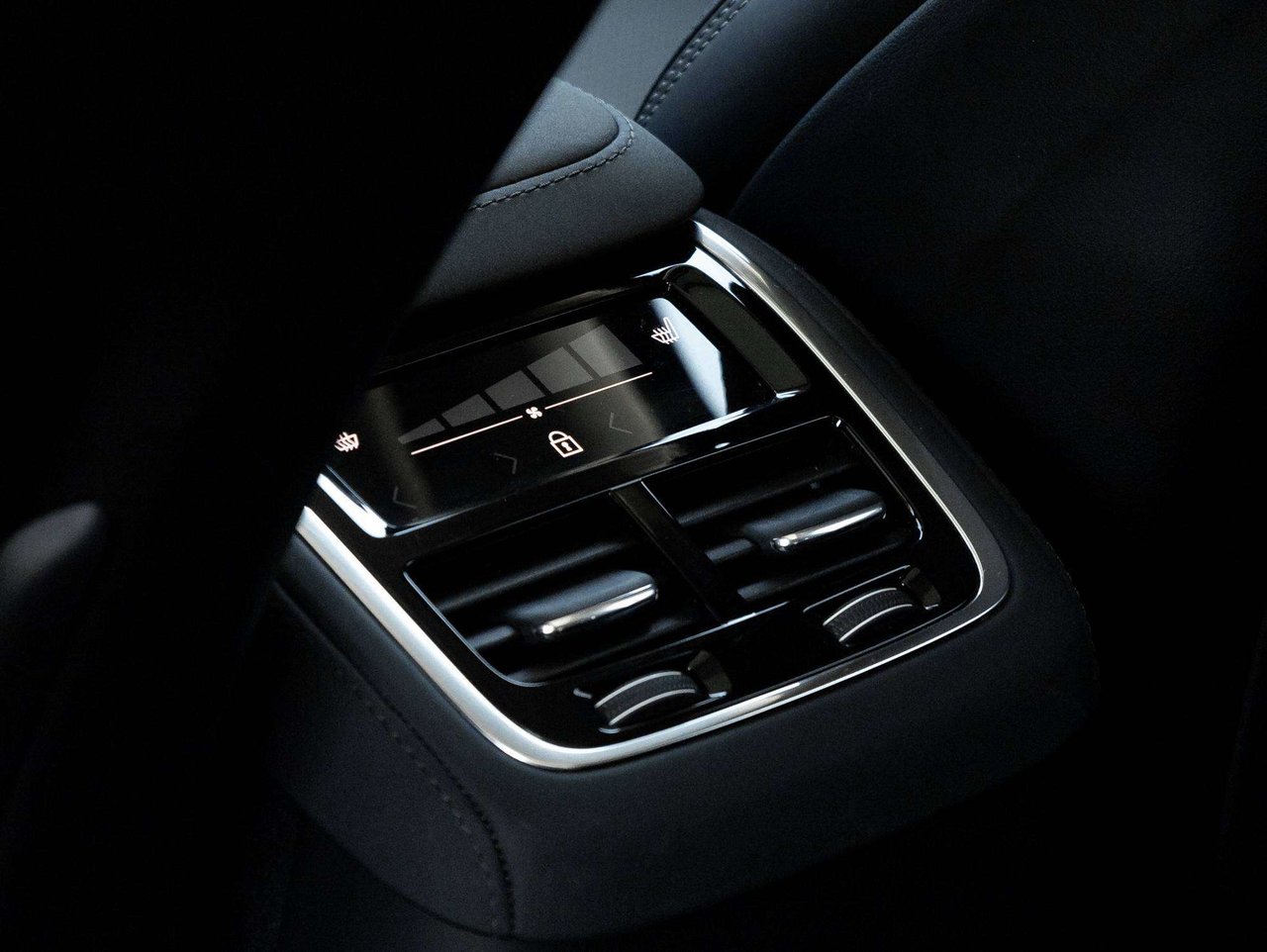 Volvo XC90 B6 AWD Ultra Bright Theme 6-SEATER  HARMAN KARDON 2026-26
