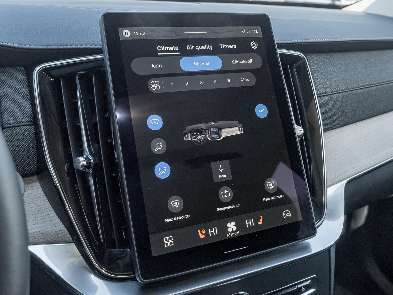 Volvo XC90 B6 AWD Plus Bright Theme 7-Seater 2026-19