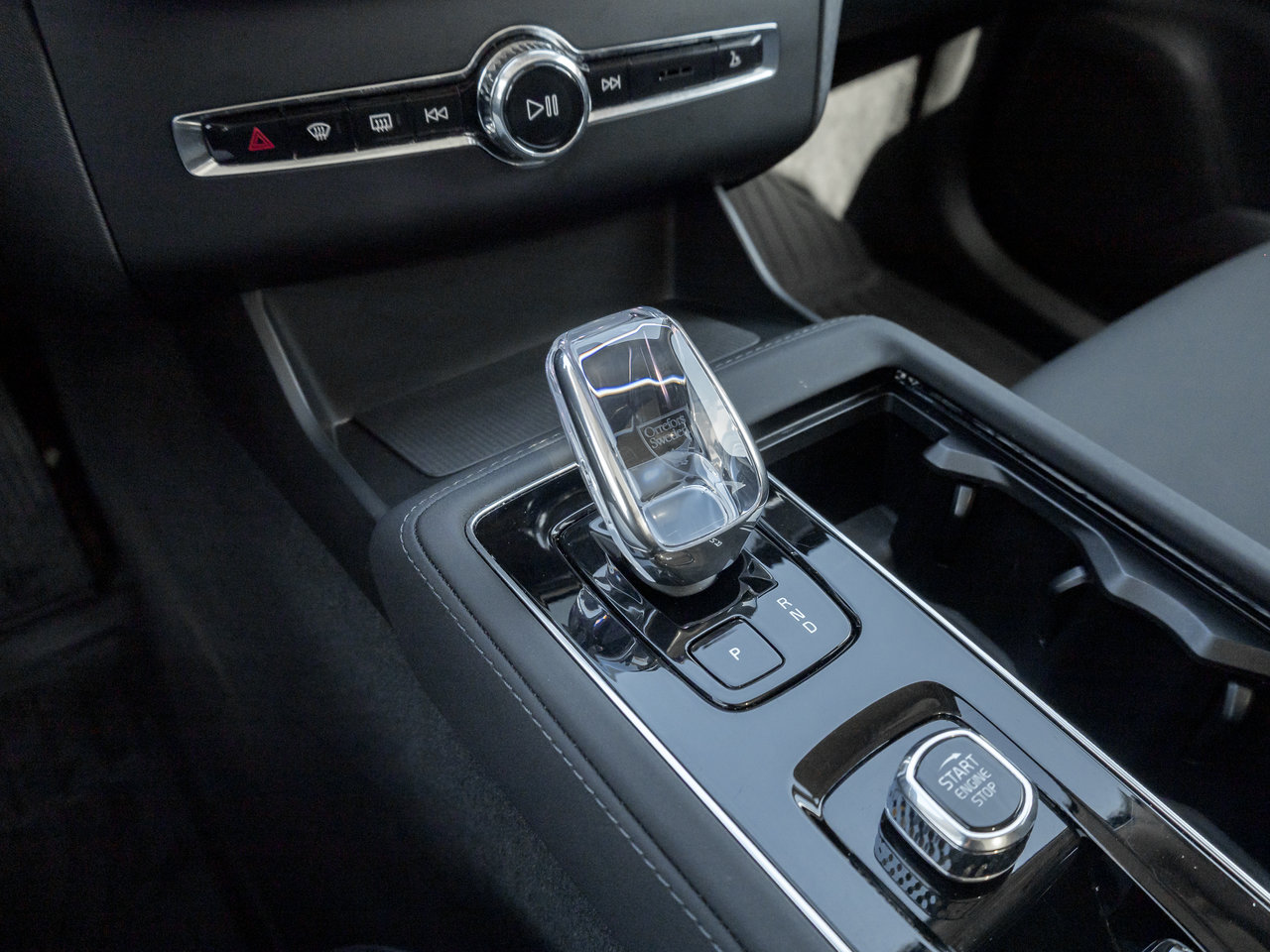 Volvo XC90 B6 AWD Plus Bright Theme 7-Seater 2026-16