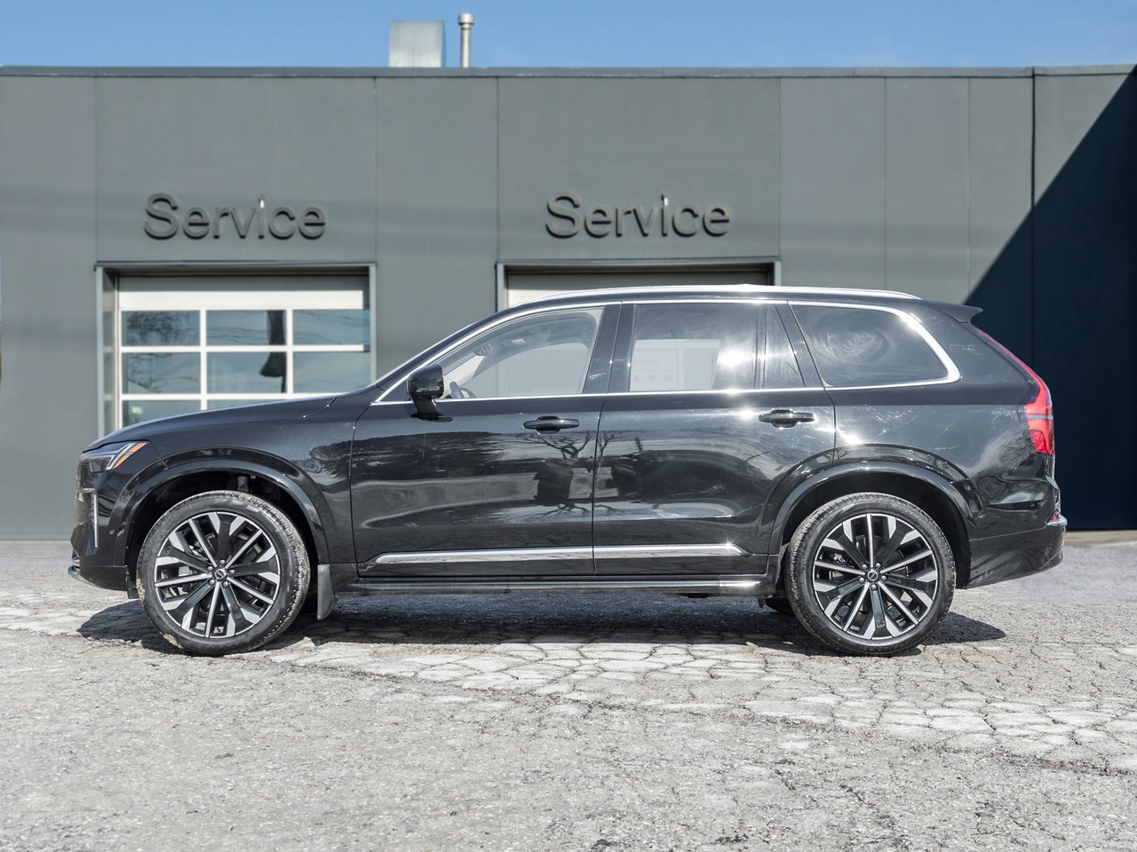 Volvo XC90 B6 AWD Plus Bright Theme 7-Seater 2026-2