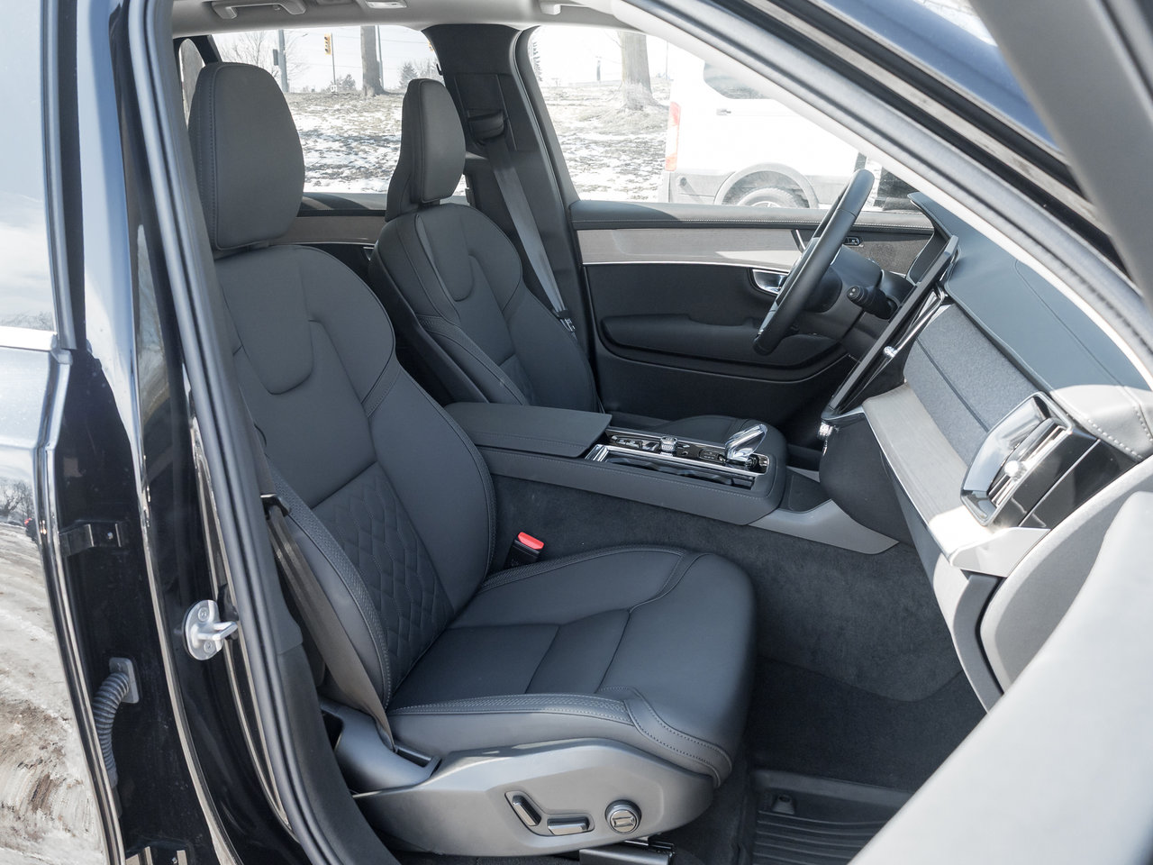 Volvo XC90 B6 AWD Plus Bright Theme 7-Seater 2026-22