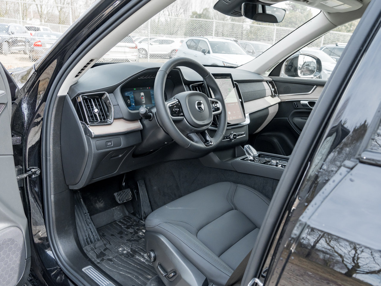 Volvo XC90 B6 AWD Plus Dark Theme  22 ALLOY WHEELS  CPO 2026-6