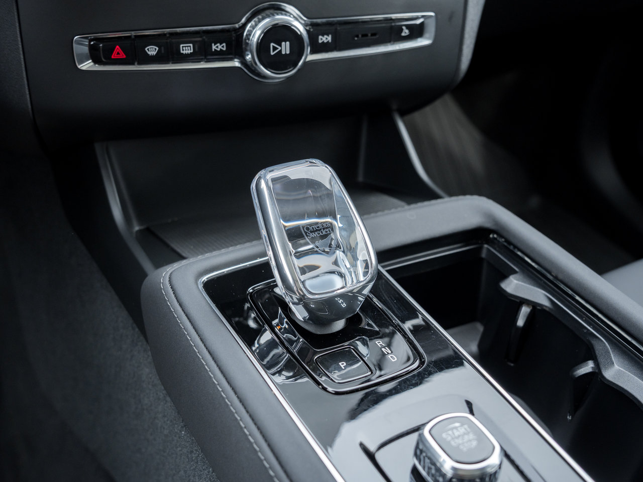 Volvo XC90 B6 AWD Core 7-Seater VOLVO CPO RATE FROM  3.49%* 2026-14