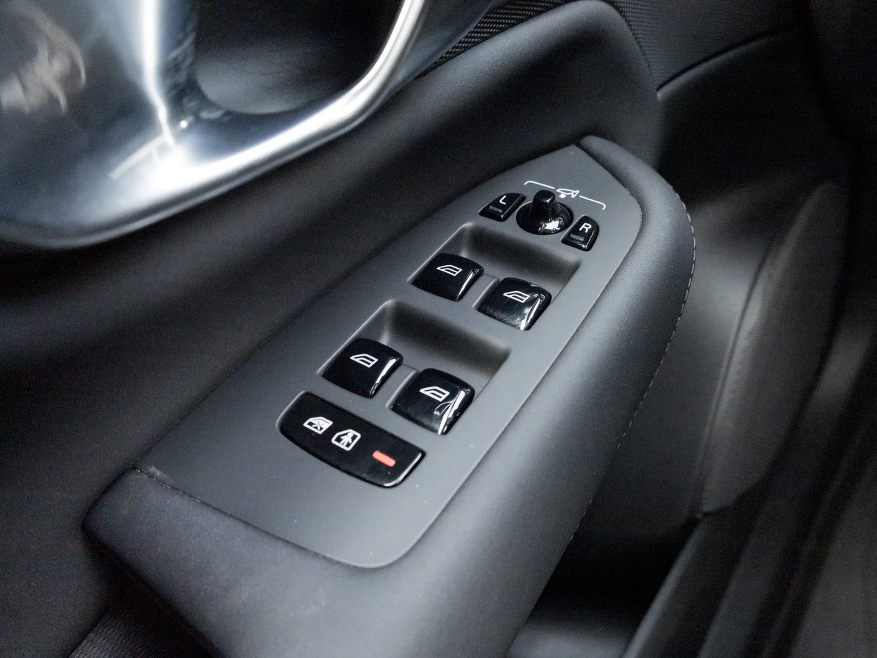 2026 Volvo XC90 B6 AWD Ultra Bright Theme 6-SEATER  HARMAN KARDON-14