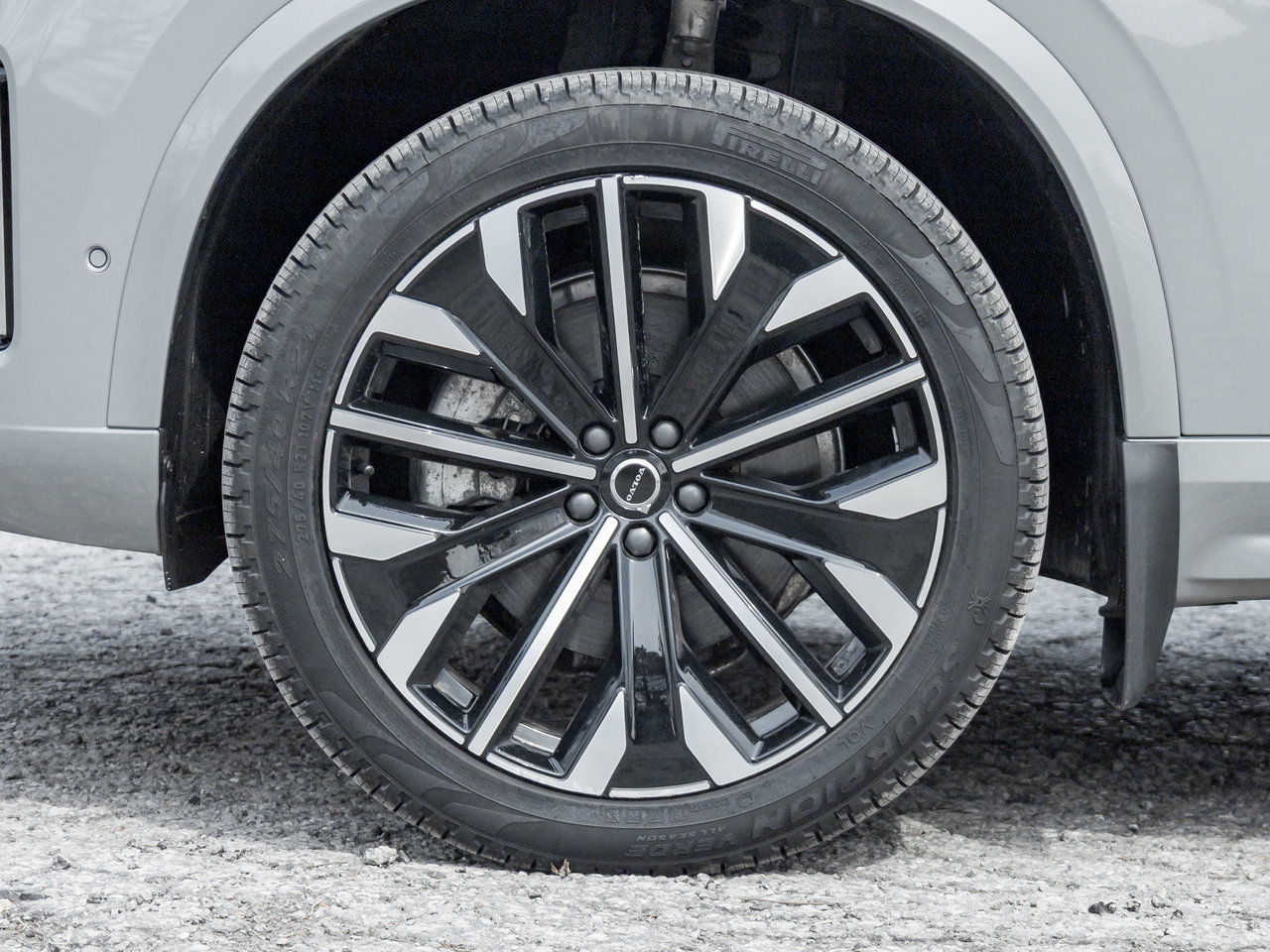 2026 Volvo XC90 B6 AWD Ultra Bright Theme 6-SEATER  HARMAN KARDON-4