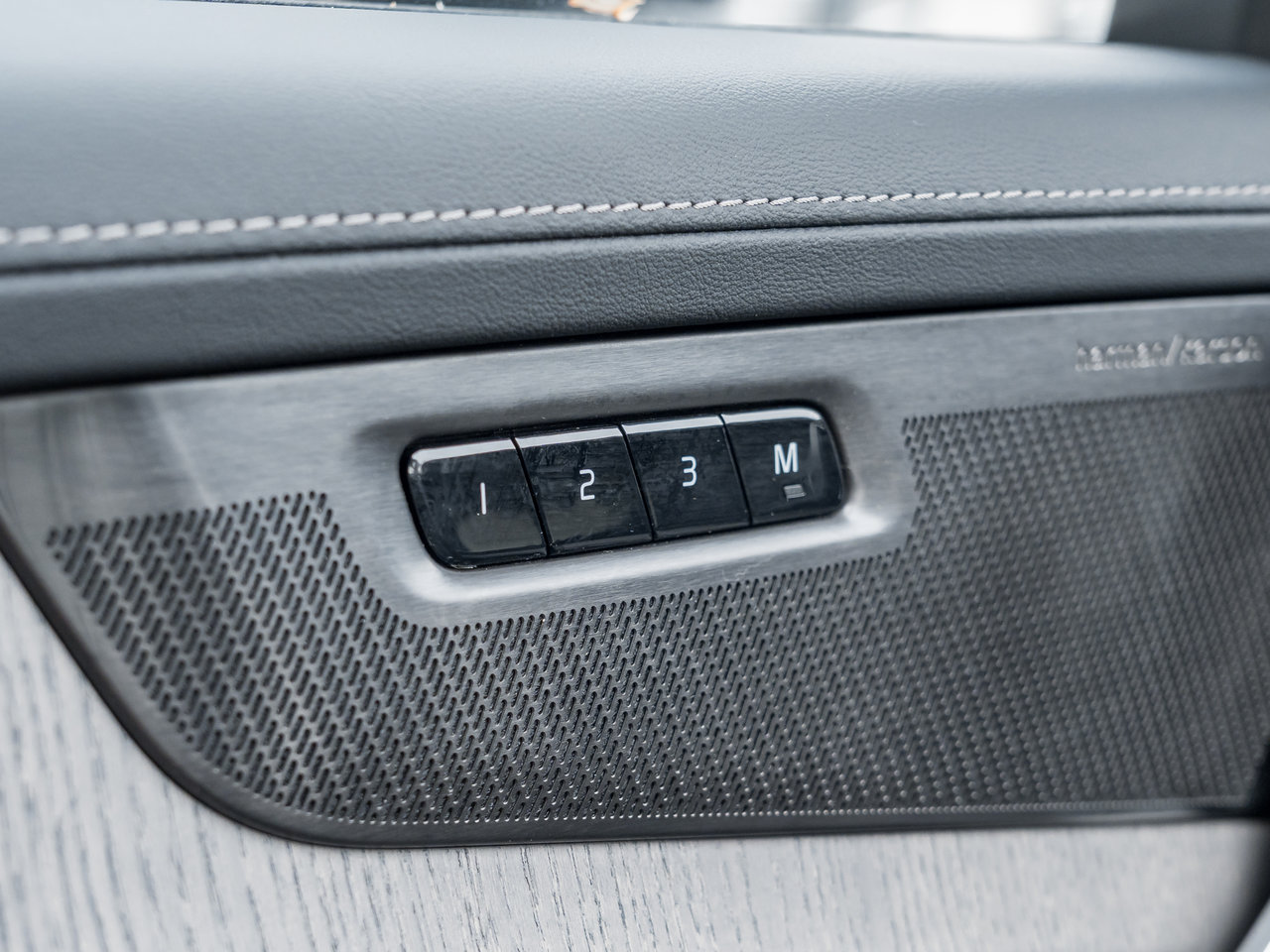 Volvo XC90 B6 AWD Ultra Bright Theme 6-SEATER  HARMAN KARDON 2026-14