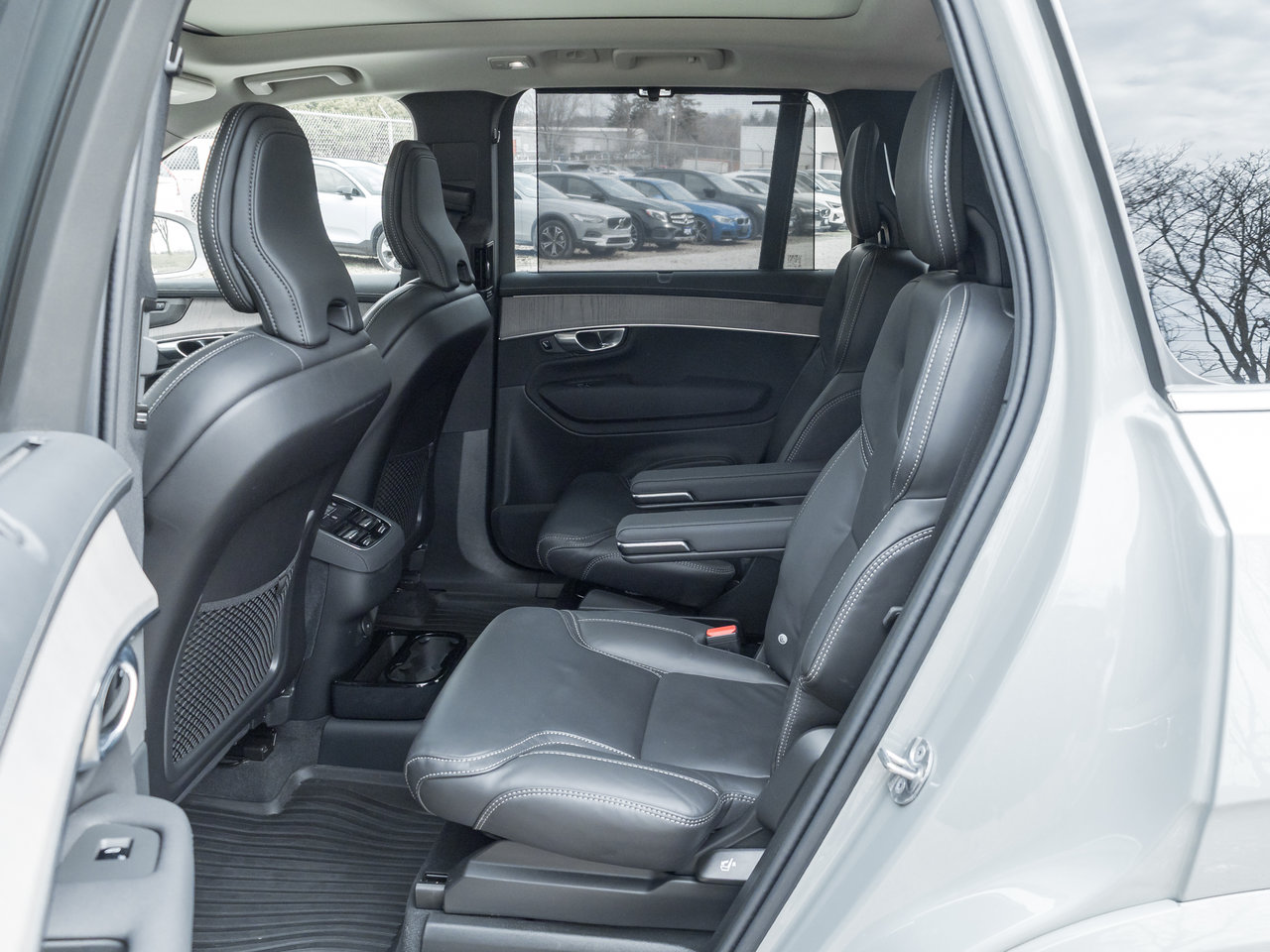 2026 Volvo XC90 B6 AWD Ultra Bright Theme 6-SEATER  HARMAN KARDON-23