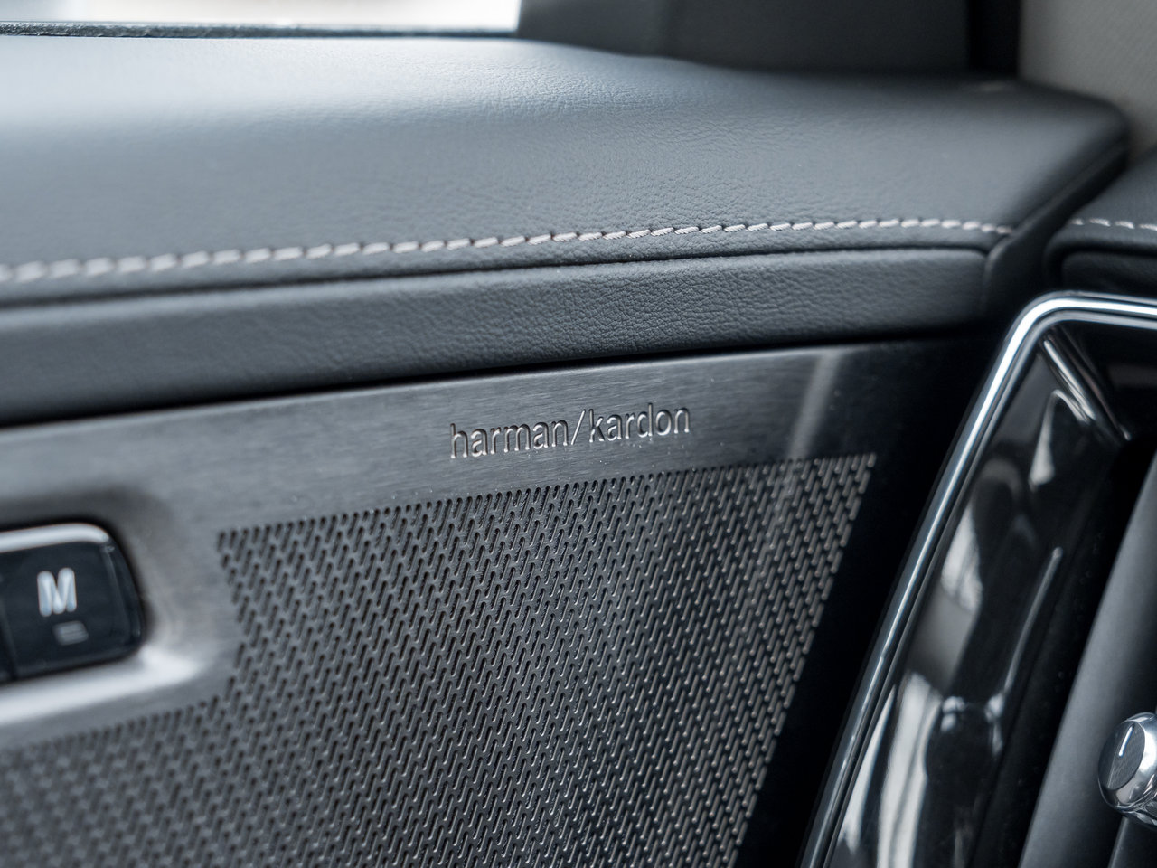 Volvo XC90 B6 AWD Ultra Bright Theme 6-SEATER  HARMAN KARDON 2026-15