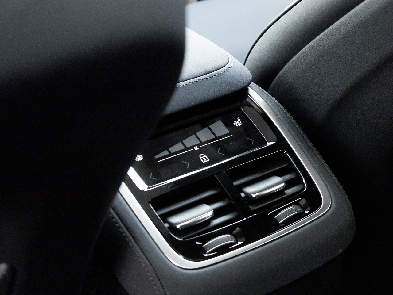 2026 Volvo XC90 B6 AWD PLUS  HARMAN KARDON  CPO RATE FROM 3.49%*-22