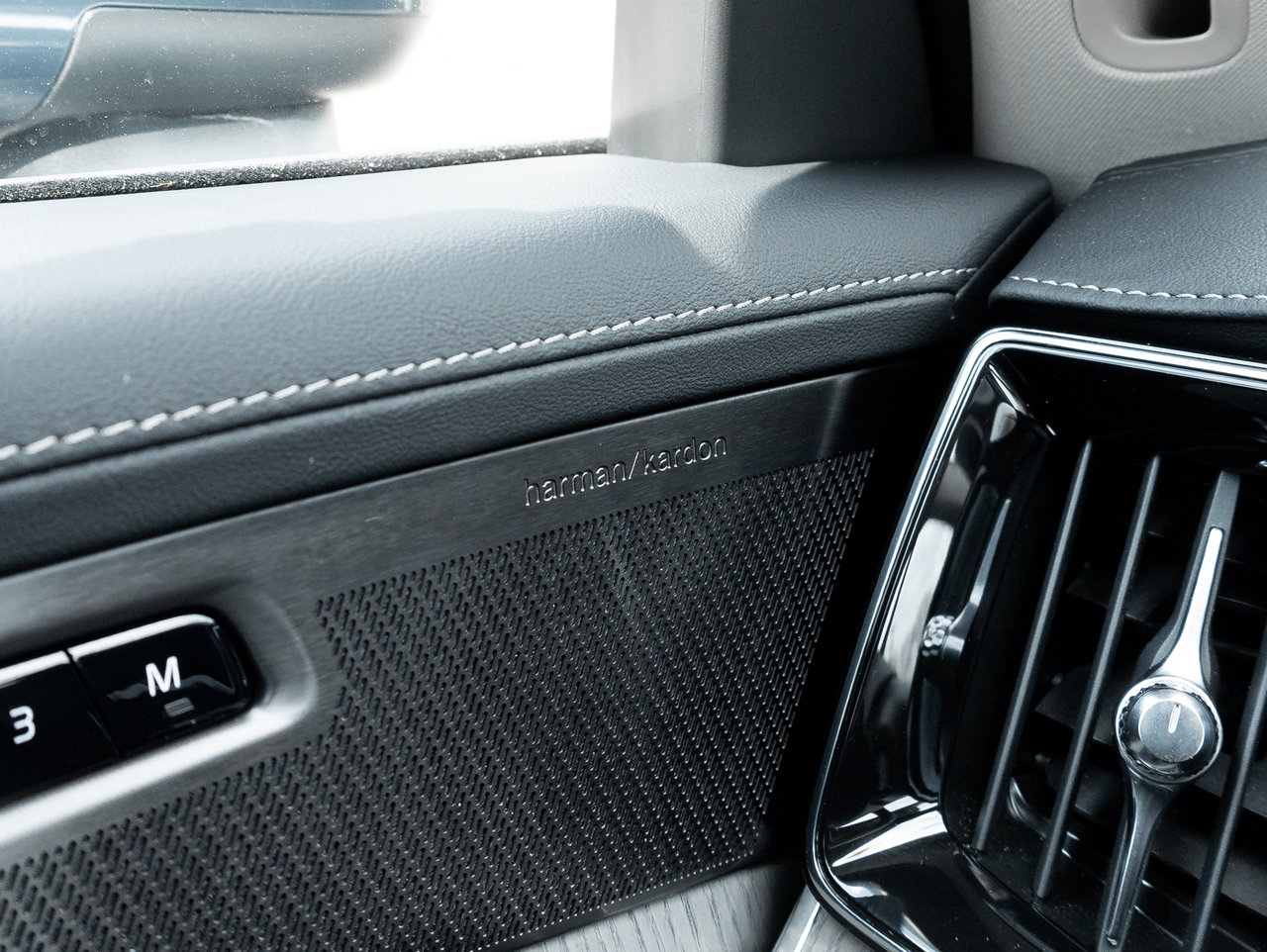 2026 Volvo XC90 B6 AWD ULTRA  LIKE NEW  LOW KM  DENIM BLUE  CPO-15