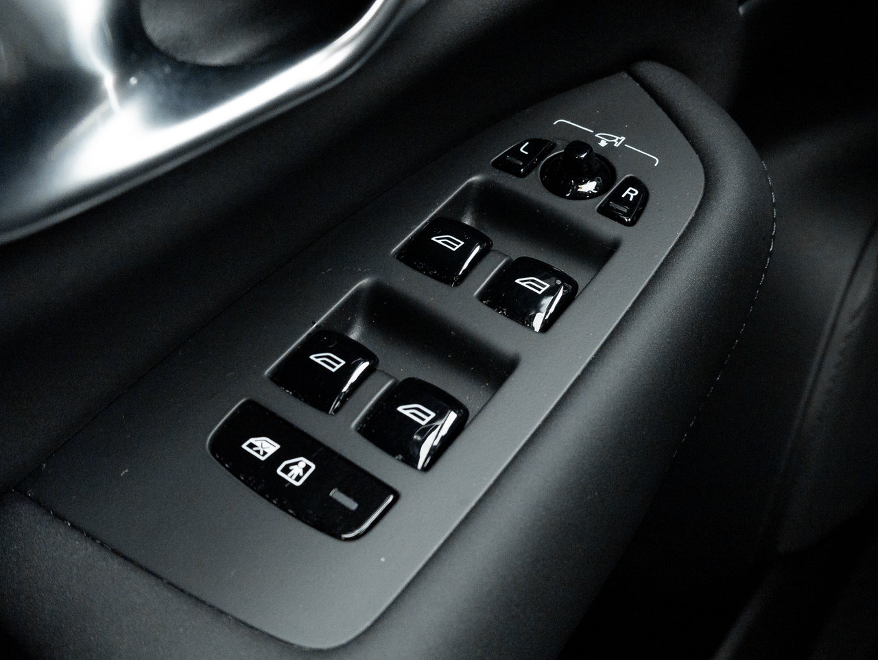 Volvo XC90 B6 AWD PLUS 7-Seater  LOW MILEAGE  HARMAN KARDON 2026-13