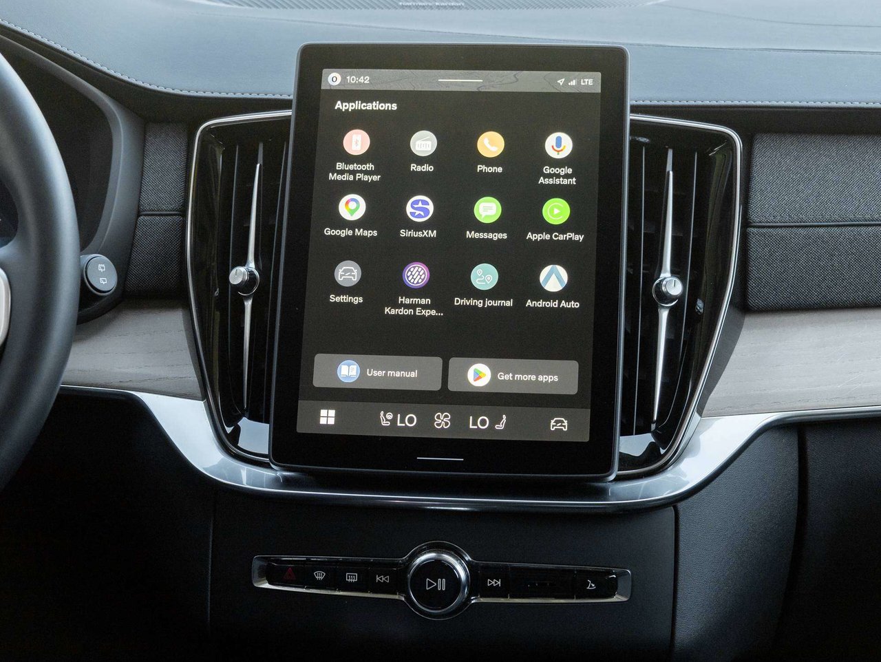2026 Volvo XC90 Plus Dark Theme-28