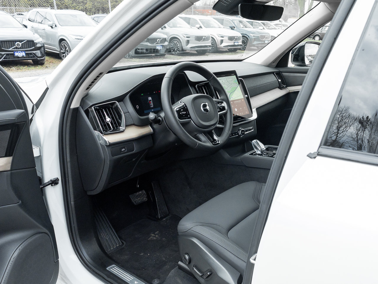 Volvo XC90 B6 AWD PLUS 7-Seater  LOW MILEAGE  HARMAN KARDON 2026-6