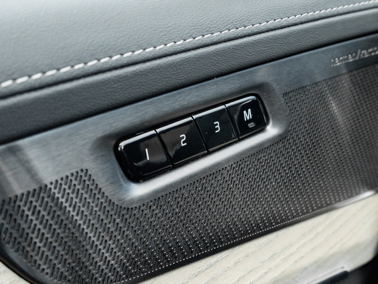 Volvo XC90 B6 AWD PLUS 7-Seater  21 WHEEL  HARMAN KARDON 2026-15