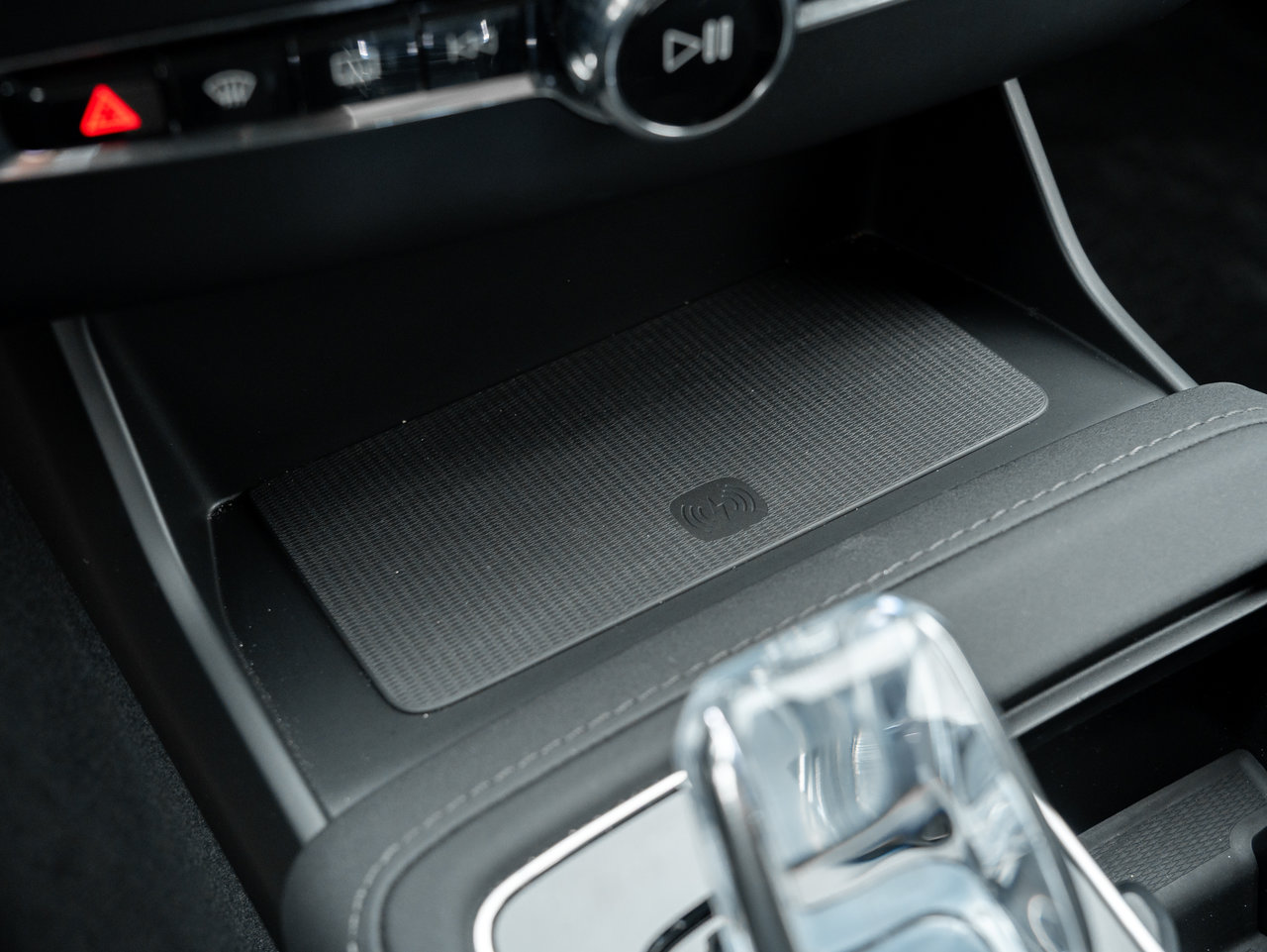 2026 Volvo XC90 B6 AWD PLUS  ALMOST NEW  VOLVO CPO RATE fr 2.99%*-18
