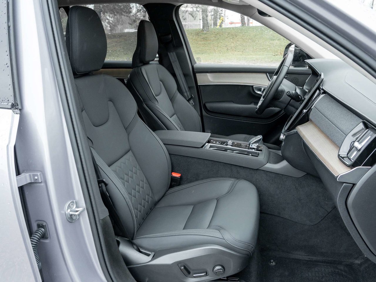 2026 Volvo XC90 Plus Dark Theme-21