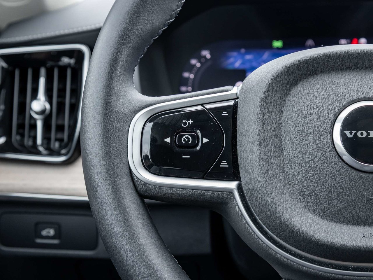 2026 Volvo XC90 Core Bright Theme-10
