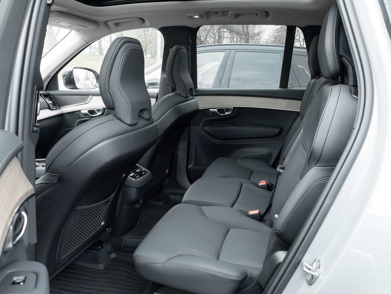 2026 Volvo XC90 Plus Dark Theme-24