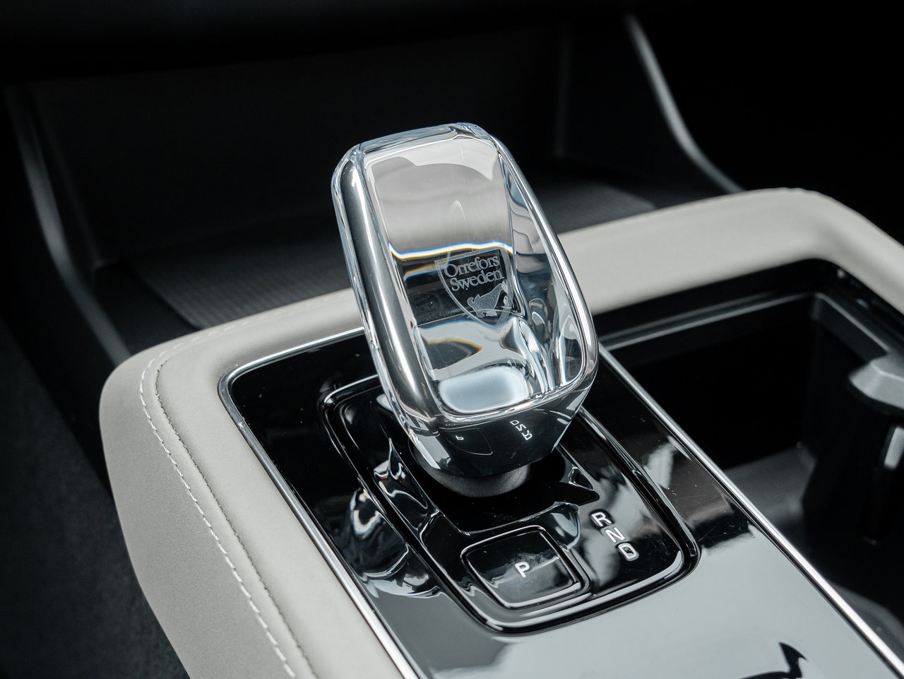 Volvo XC90 B6 AWD Ultra Dark Theme  CPO RATE fr 2.99%* 2026-17