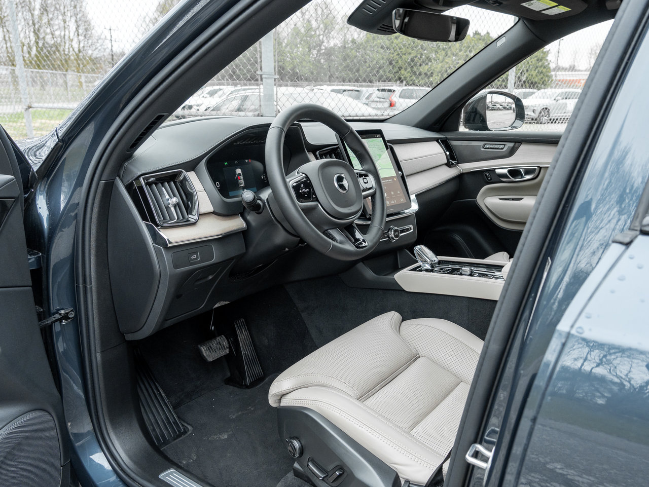 Volvo XC90 B6 AWD Ultra Dark Theme  CPO RATE fr 2.99%* 2026-7