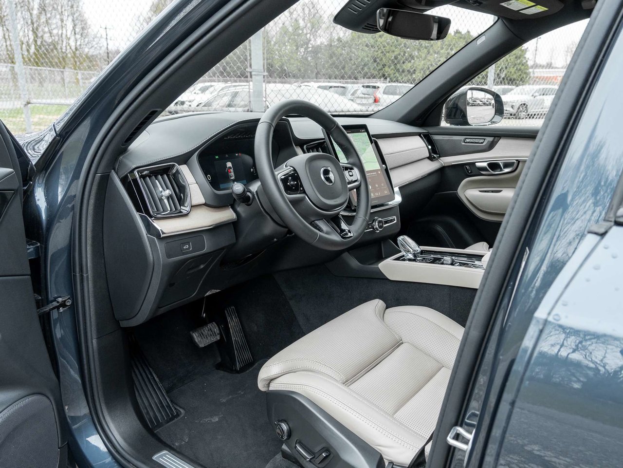 2026 Volvo XC90 B6 AWD Ultra Dark Theme  CPO RATE fr 2.99%*-6