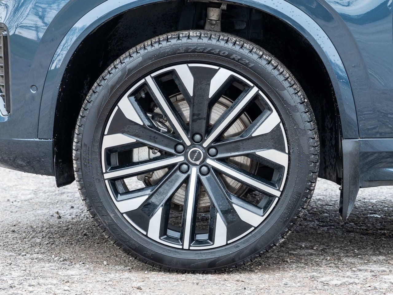 2026 Volvo XC90 B6 AWD Ultra Dark Theme  CPO RATE fr 2.99%*-3