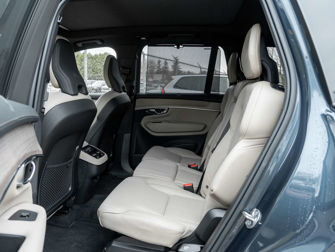 2026 Volvo XC90 B6 AWD Ultra Dark Theme  CPO RATE fr 2.99%*-23