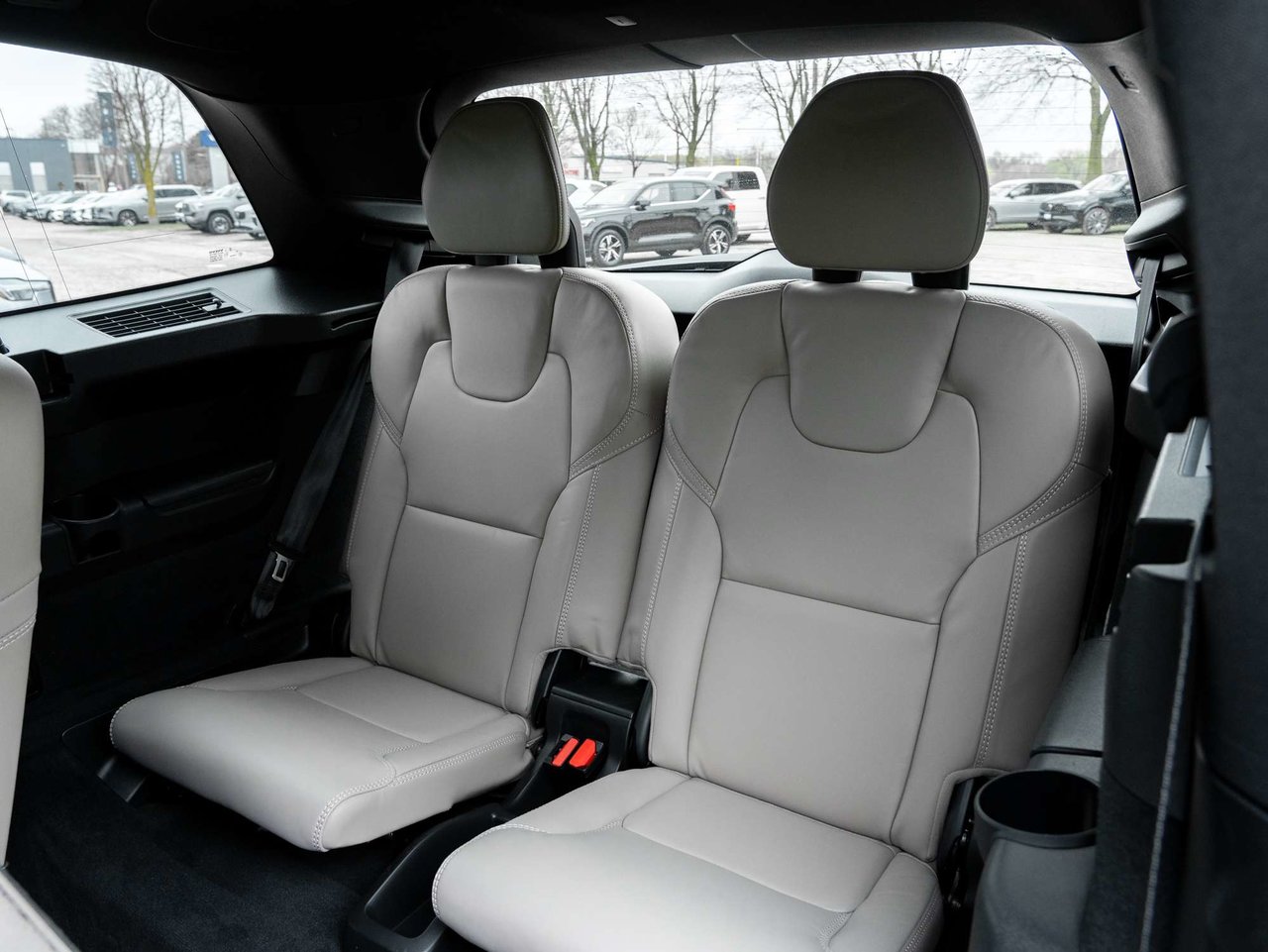 2026 Volvo XC90 B6 AWD Ultra Dark Theme  CPO RATE fr 2.99%*-25