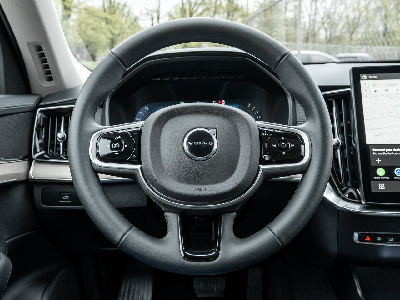 2026 Volvo XC90 B6 AWD PLUS Dark Theme  SUPER LOW MILEAGE-7