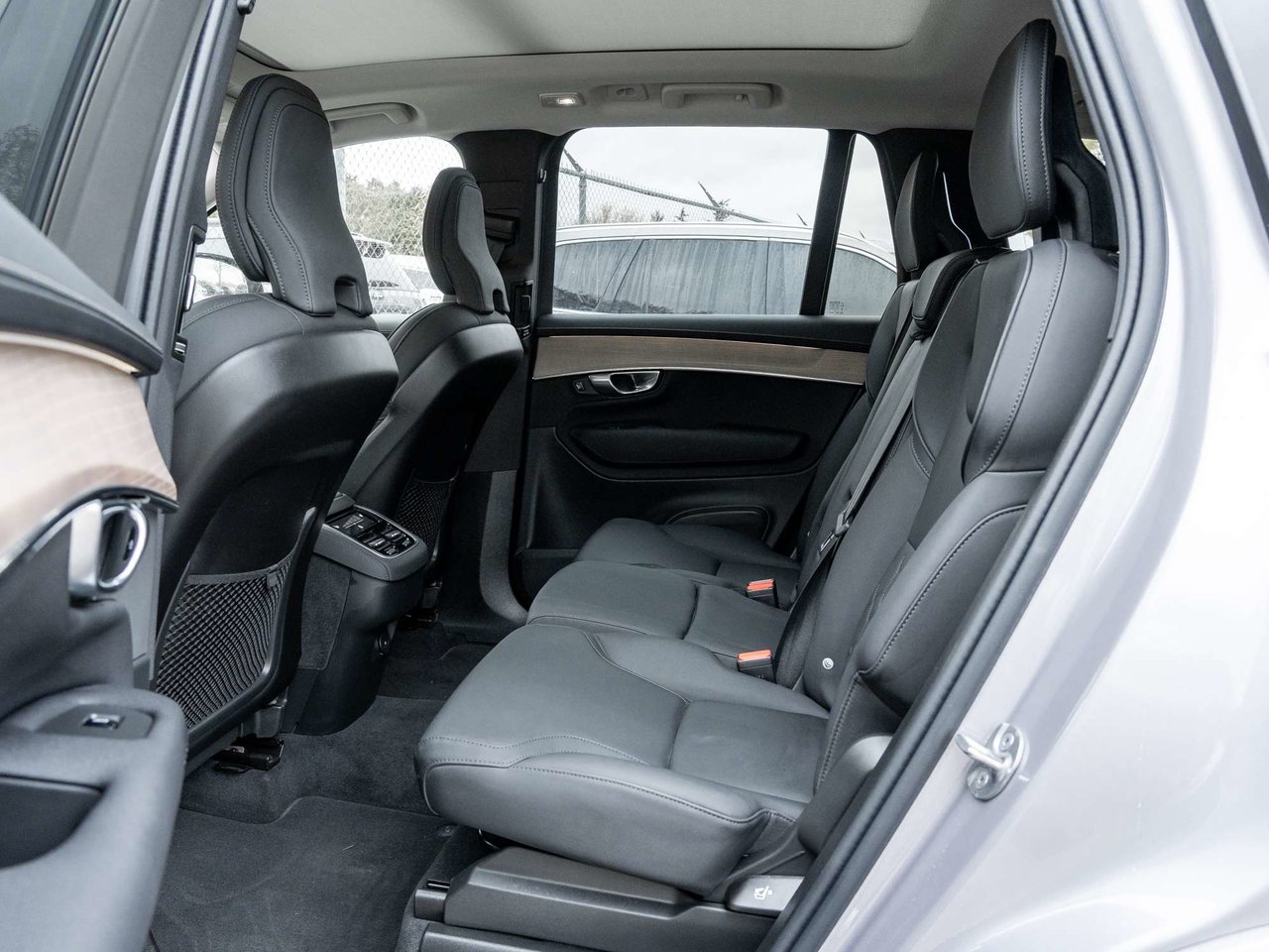 2026 Volvo XC90 Plus Dark Theme-22