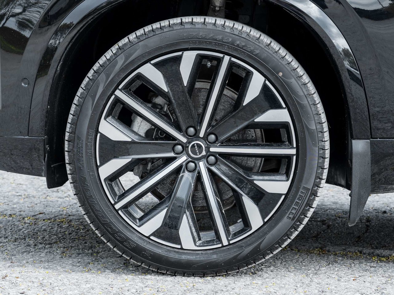 2026 Volvo XC90 Plus Dark Theme-3