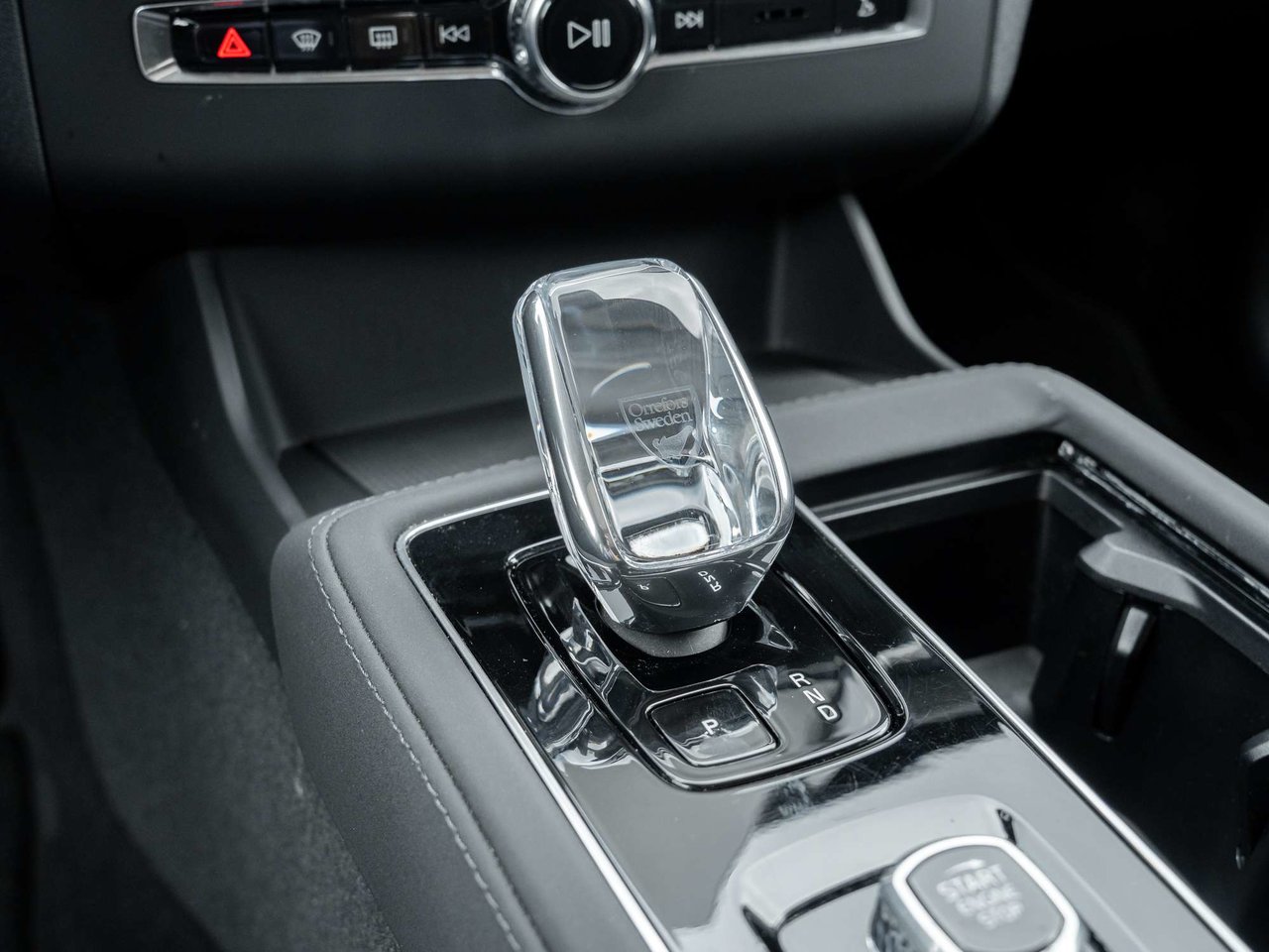 2026 Volvo XC90 Plus Dark Theme-15