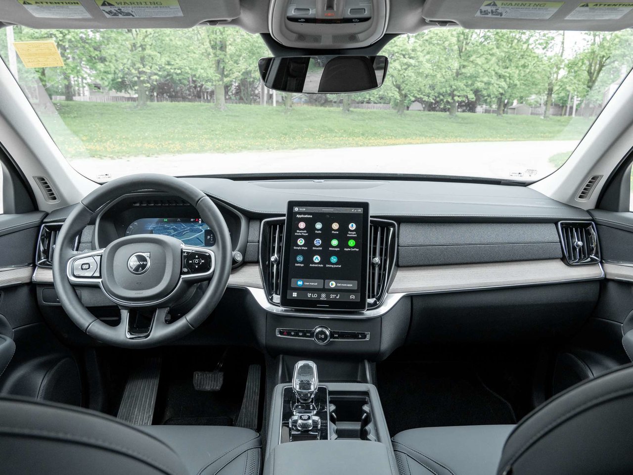 2026 Volvo XC90 Plus Dark Theme-25