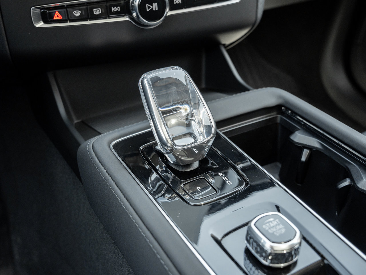 2026 Volvo XC90 B6 AWD Core 7-Seater  SPECIAL CPO INTEREST RATE*-14