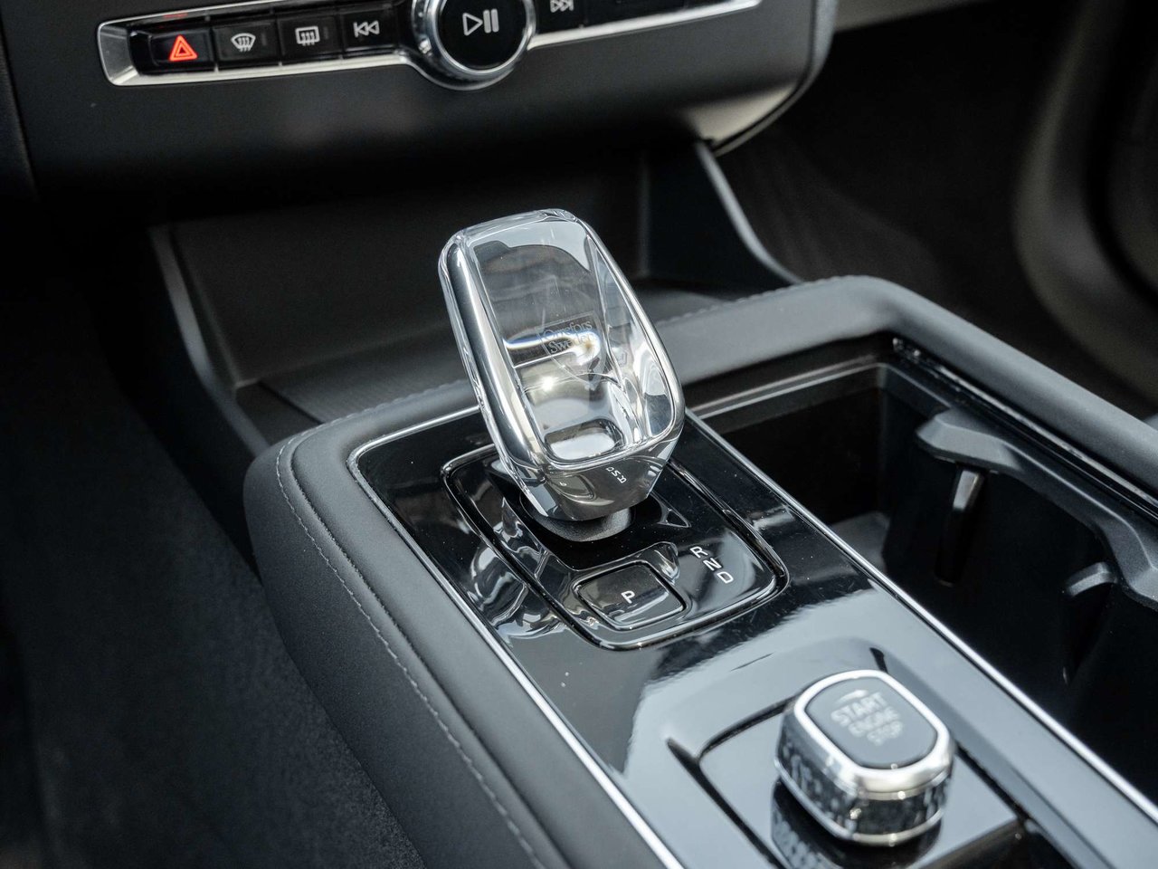 2026 Volvo XC90 Core Bright Theme-14
