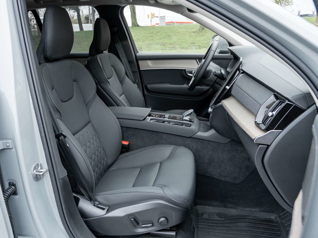 2026 Volvo XC90 Plus Bright Theme-21