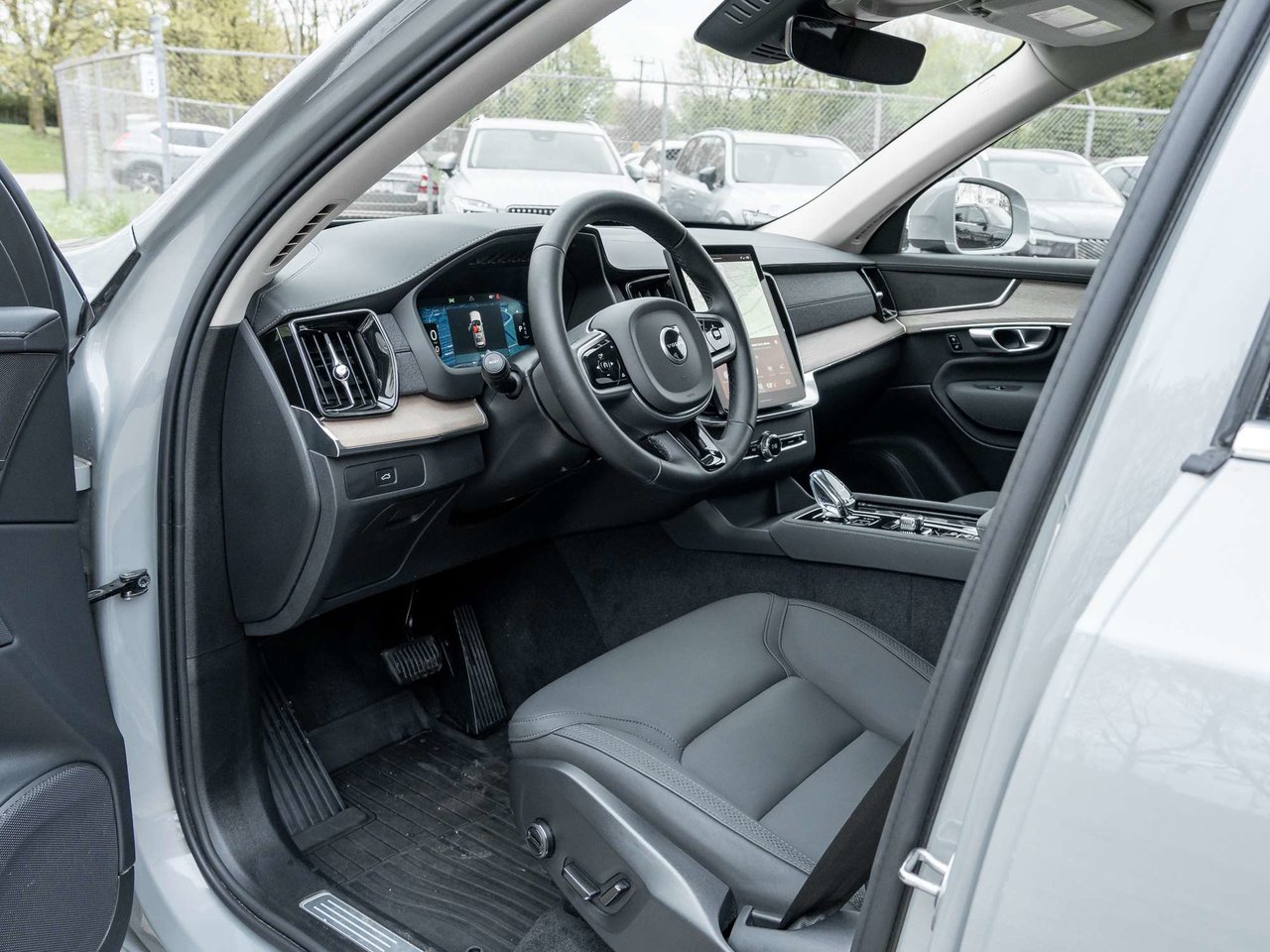 2026 Volvo XC90 Plus Bright Theme-6