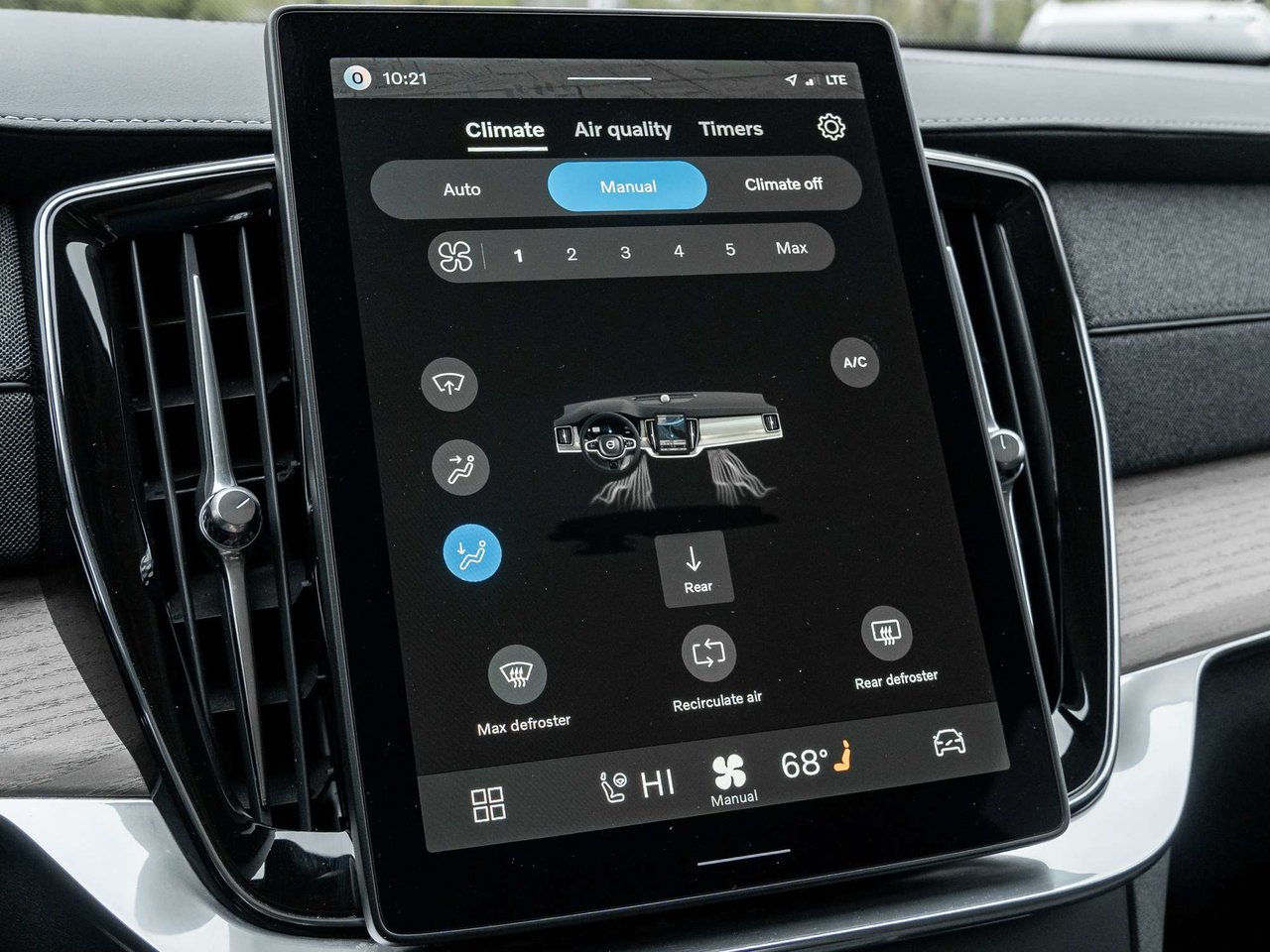 2026 Volvo XC90 Plus Bright Theme-18