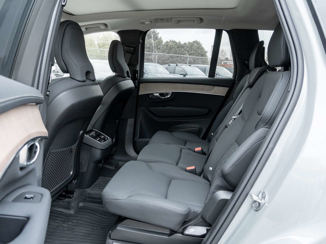 2026 Volvo XC90 Plus Bright Theme-22