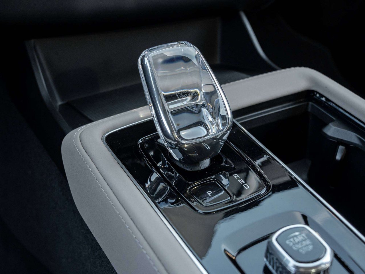 Volvo XC90 PLUS^Foldable Hitch^Harman Kardon^Rate fr 2.99%* 2026-16