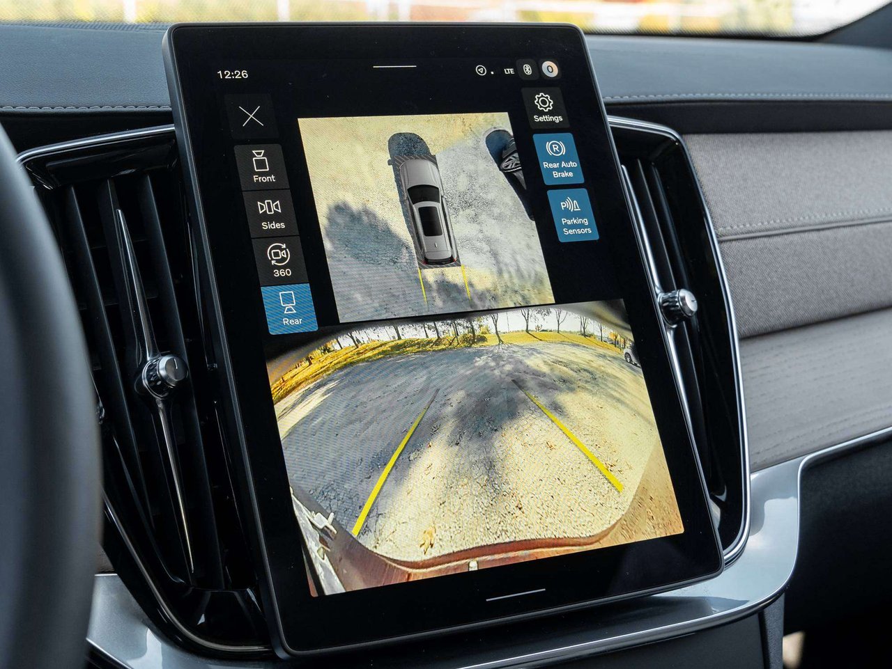 Volvo XC90 PLUS^Foldable Hitch^Harman Kardon^Rate fr 2.99%* 2026-11