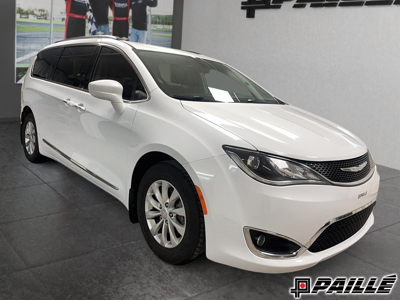 2017 Chrysler Pacifica Touring L FWD