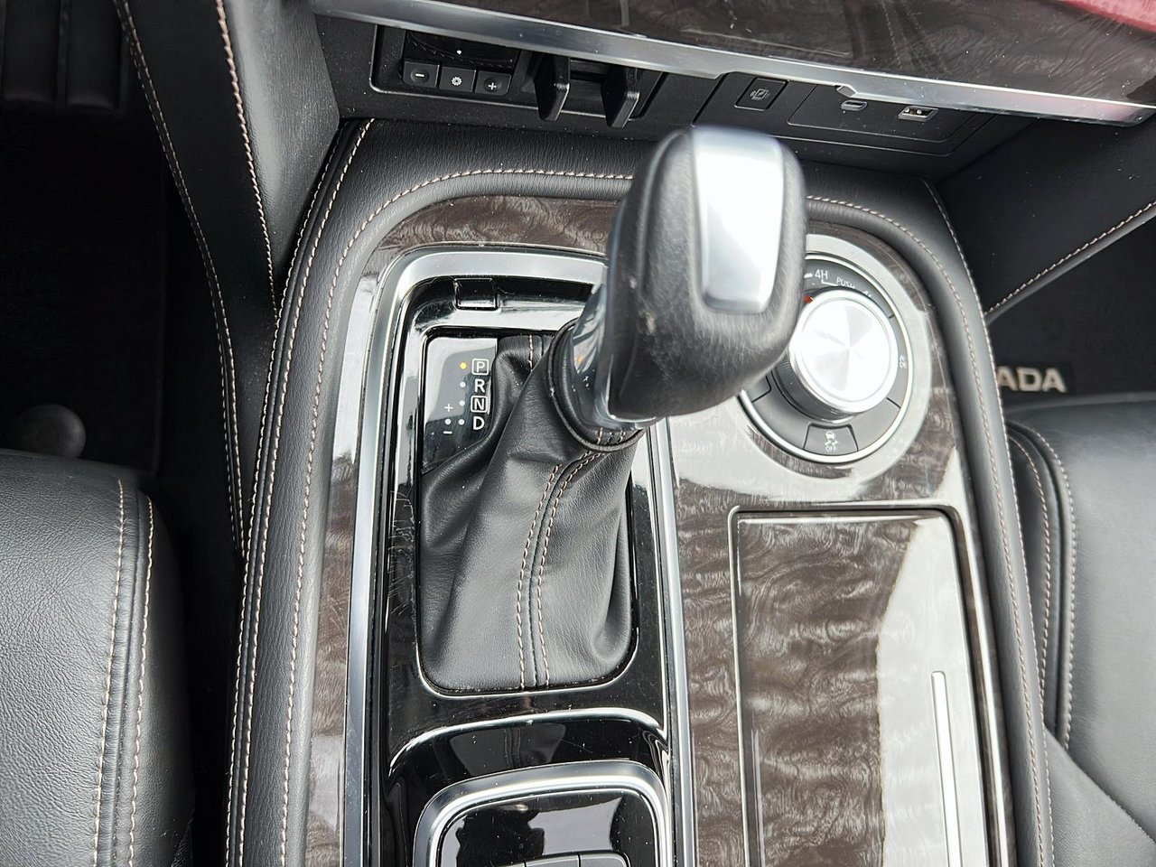 Nissan Armada Platinum 2023-12