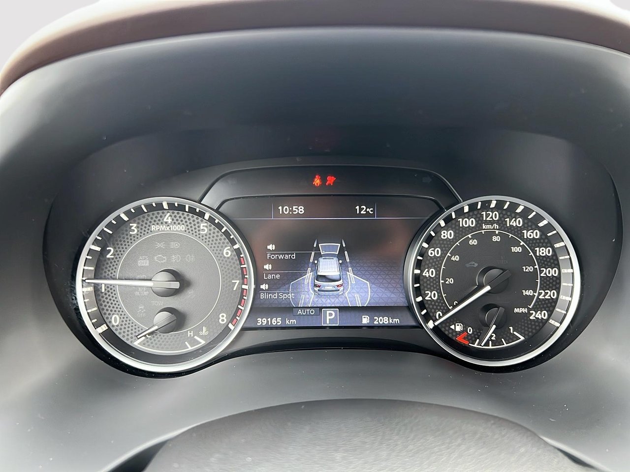 Nissan Armada Platinum 2023-11