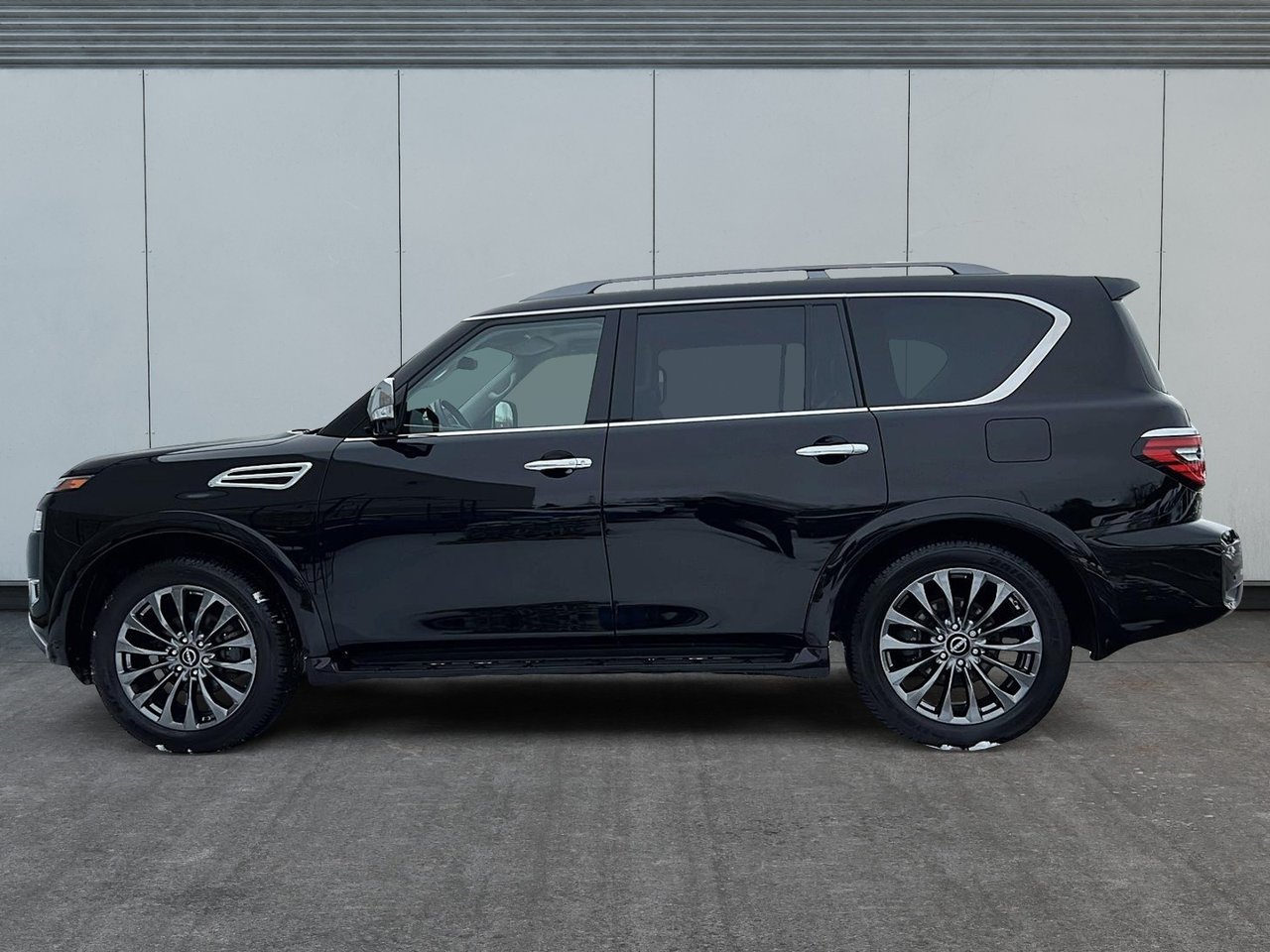 Nissan Armada Platinum 2023-4