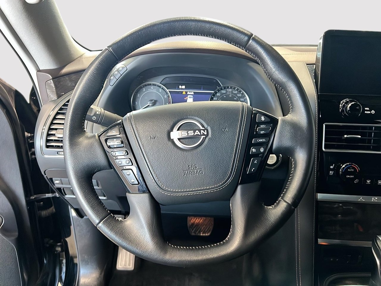 Nissan Armada Platinum 2023-10