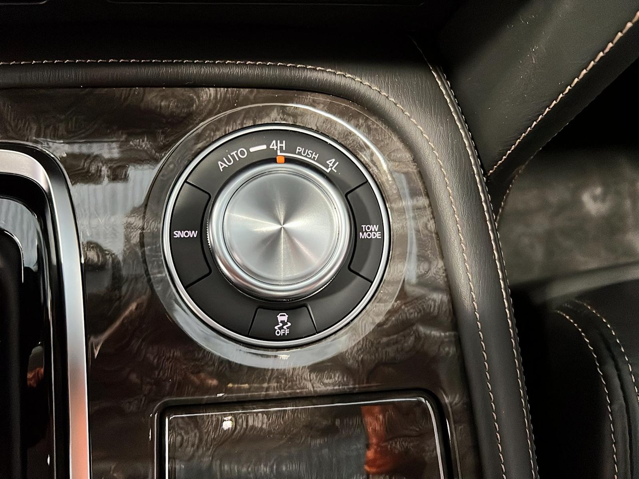Nissan Armada Platinum 2023-13