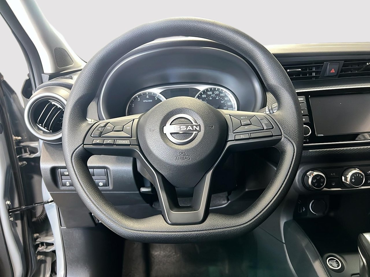 2025 Nissan Kicks Play S-10