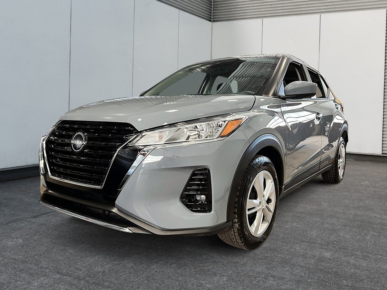 2025 Nissan Kicks Play S-0