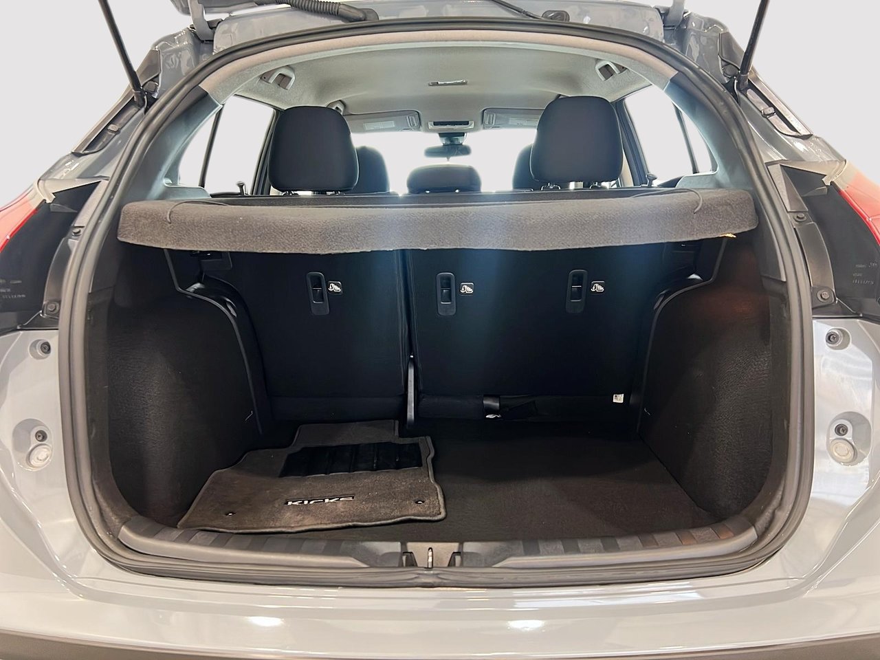 Nissan Kicks Play SV 2025-5